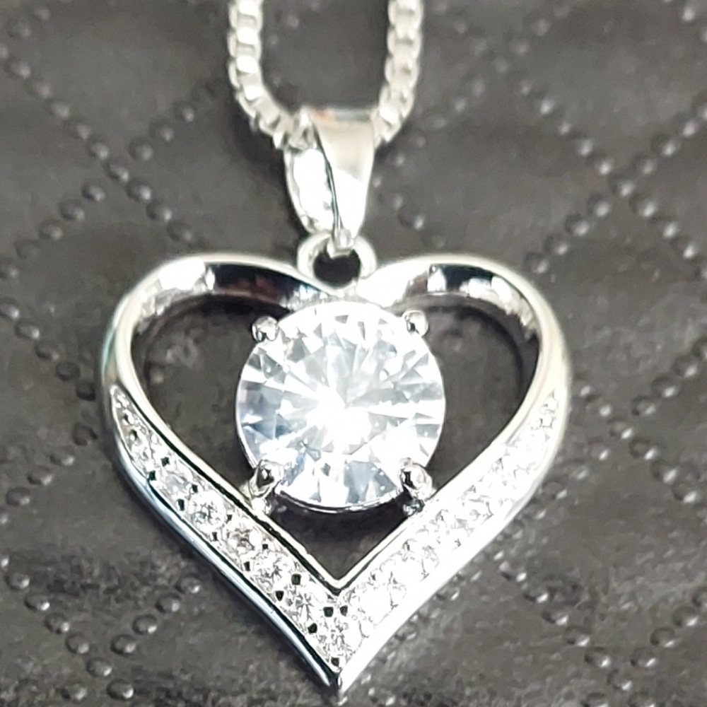 Elegant Silver Heart Pendant Necklace